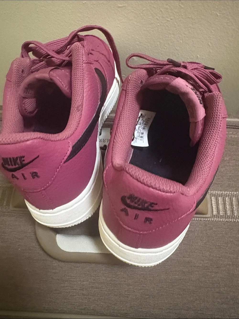 Nike youth low